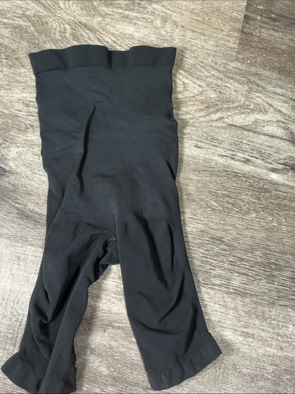 SKIMS high waist SCULPTING SHORT MID THIGH NWOT